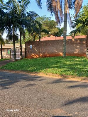 Large 3 bedroom with 2 Cottages and a pool.