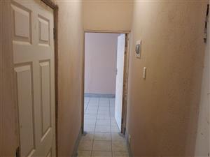 Neat 3bedroom house to rent in Linmeyer, Johan Meyer str, 01/11/2021
