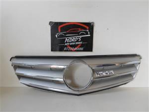 Mercedes W204 radiator grille