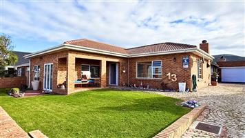 House For Sale in Franskraal