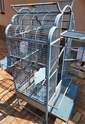 URGGENT SALE Bird cage.. 1500mm x 805mm fairly good condition 