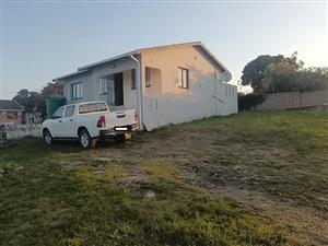 3 bedrooms House