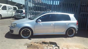 GOLF 5 FSI FOR SALE. 