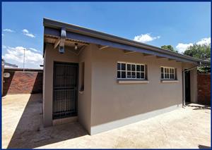 3-Bedroom flat to let on large property in Brenthurst, Brakpan.