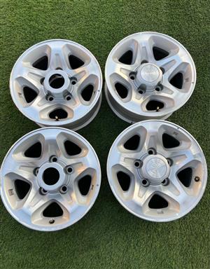 16inch Toyota Landcruiser original mags set for 