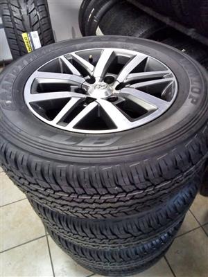 18inch Toyota Hilux/Fortuner original mags with brand new 265/60/18 Dunlop Grandtrek A/T set 