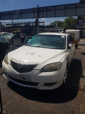 mazda 3 2005 z6 complete car stripping for spares