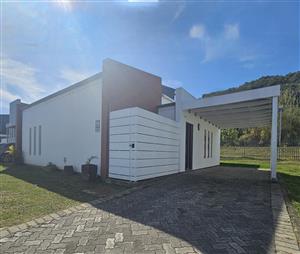 Modern Lock-Up-and-Go in Riverside Lifestyle Estate