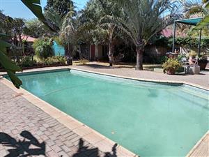 Family Home with Swimming Pool & Flatlet in Pretoria North