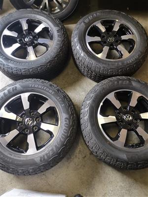 18inch VW AMAROK Aventura original mags with fairlynew 255/65/18 Goodyear Wrangl