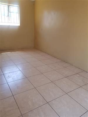 Vacant Big room size of garage urgently available 