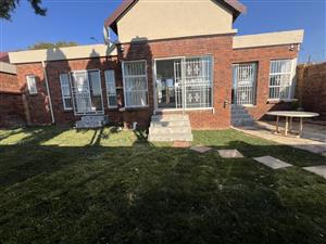 Townhouse Rental Monthly in Winchester Hills