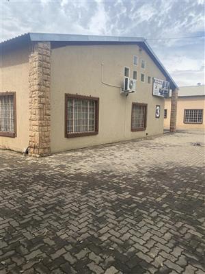 Industrial warehouse TO LET