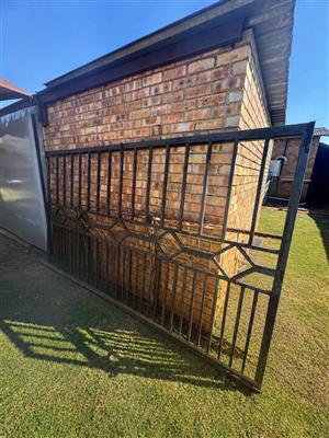 Sliding Gate