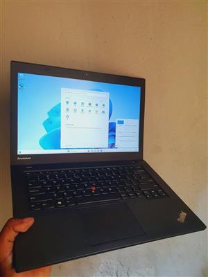 Lenovo ThinkPad core i5 8gb ram 512gb ssd
