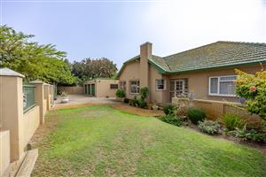 Spacious Family Home with Large Income-Generating Flatlet