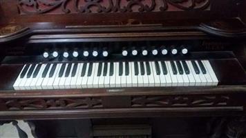 Antique stage organ