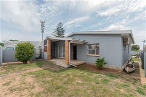 House For Sale in Gelvan Park