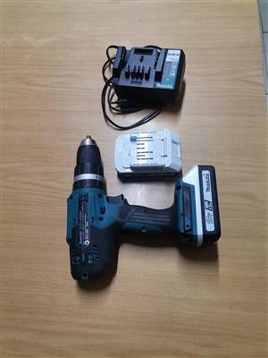 Makita Cordless Drill HP 488D + Charger and 2x Batteries 18v 