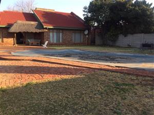 House For Sale in Dassie Rand