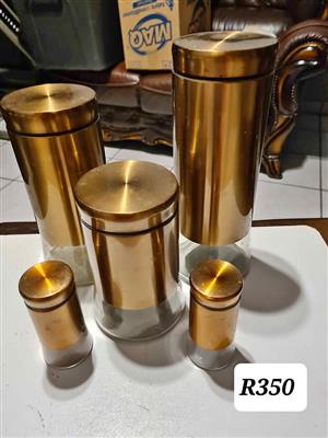 Stylish 5 peace storage containers