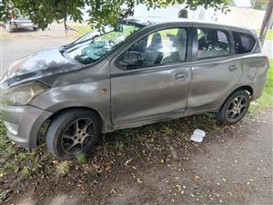 Iam selling datsun go+ seven sitter  on bolt good  condition 