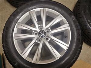 15" VW POLO TSi/VIVO original brand new new mags with new 185/60/15 Continental tyres set 