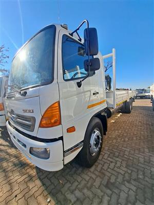 2008 Hino 500 15-257 Tag Axle Dropside