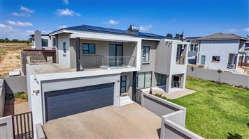 Stunning House in Secure Estate