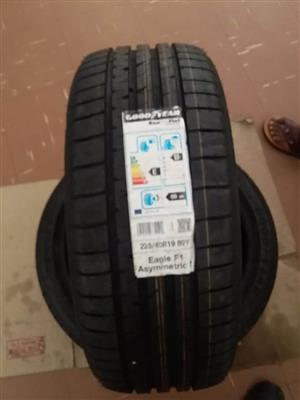Good Year Eagle 225/40/19 - 2X