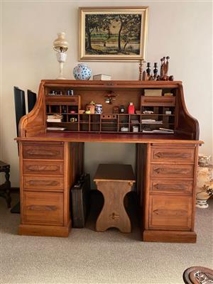 Desk, antique roll-top from Buffalo, USA. Brand: Cutler Factory 1895