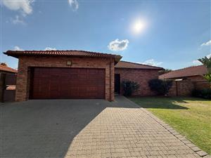 Townhouse Rental Monthly in Willow Park Manor