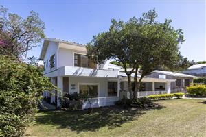 Beautifully Maintained Coastal Home in Kleinemonde