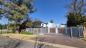 House For Sale in Van Riebeeck Park
