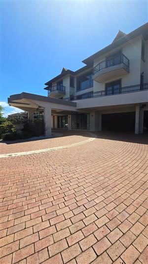 Luxury 5 Bedroom Home to Rent in Ballito 