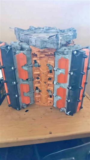 6.4 SRT 8 Head Block and Sump Jeep Grand Cherokee