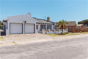House For Sale in Malabar