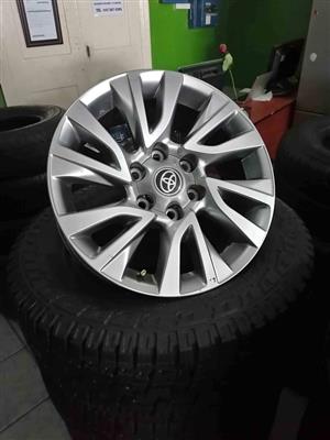 Toyota Fortuner 18inch Mag Rims (WITH USED TYRES)