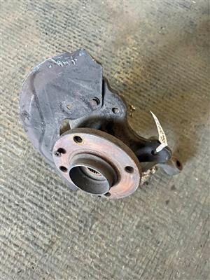VW Jetta 3 Left Hub And Stub For Sale @Circle 7 Used Parts Call or WhatsApp 