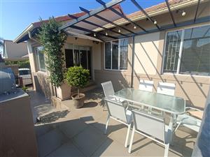 Townhouse For Sale in Amberfield Heights