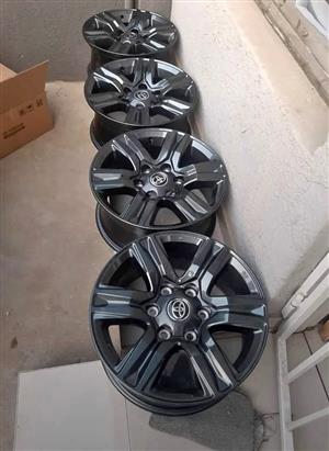 17inch Toyota Hilux/Fortuner original mags 