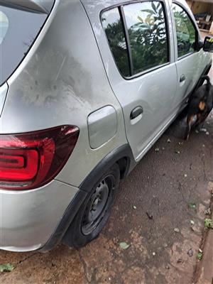 Renault sandero 900 spares..2016