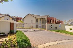 Townhouse For Sale in Noordwyk Ext 1