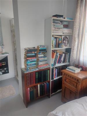 White book shelf/Cabinet 