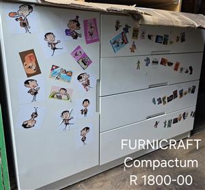 FURNICRAFT Compactum