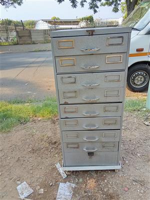 Pigeon hole steel cabinet
