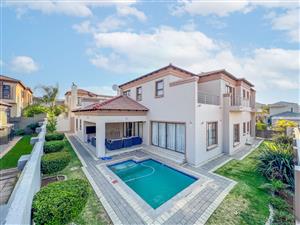 House For Sale in Blue Valley Golf Estate