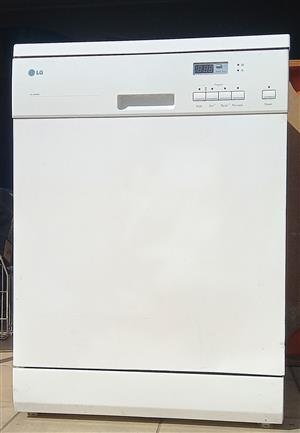 LG Dishwasher in excellent condition.