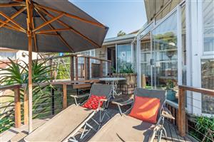 A Charming Family Home in the Heart of Sherwood!