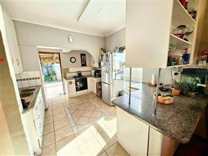 Goodwood / Ruyterwacht – Space, Security & Lifestyle, Massive Under Cover Area and Parking